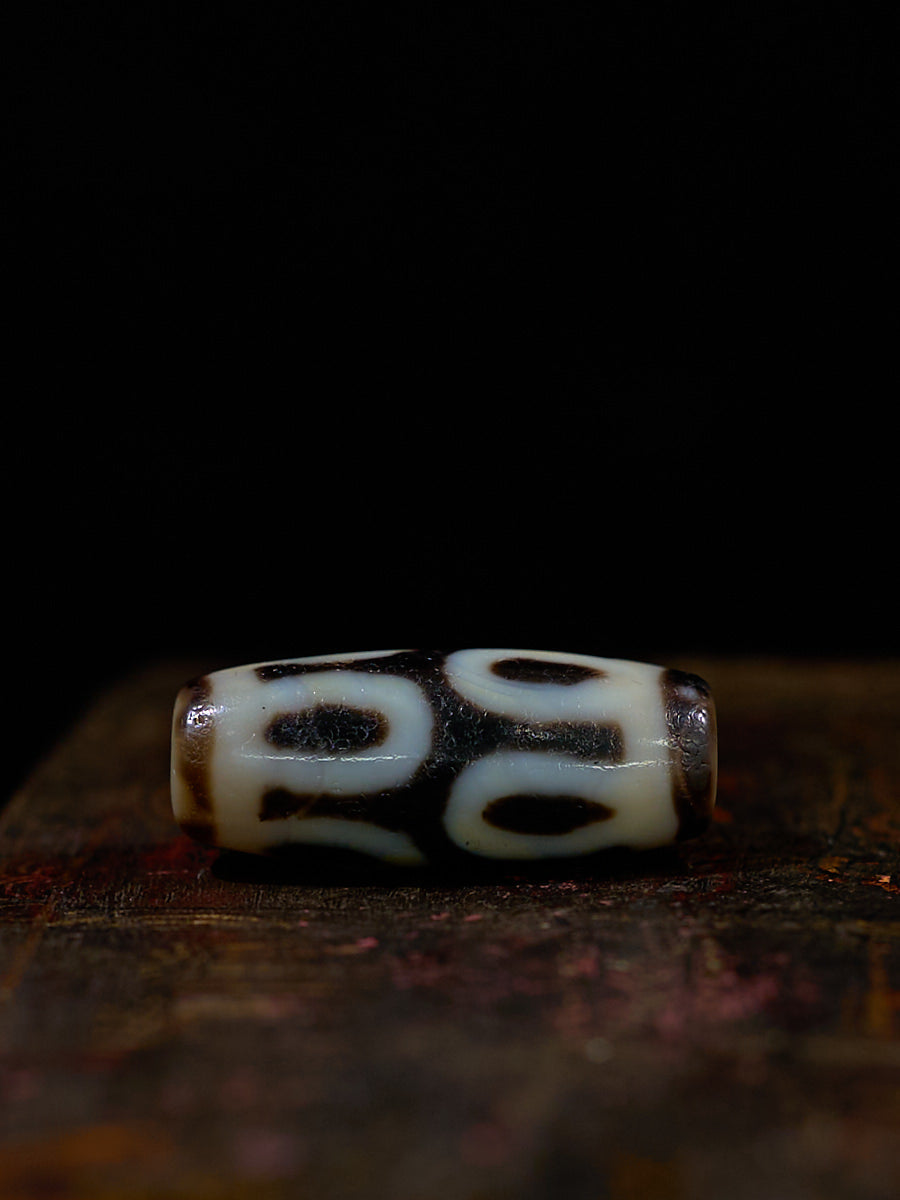 Luminous Focus Single-Eyed Dzi Necklace