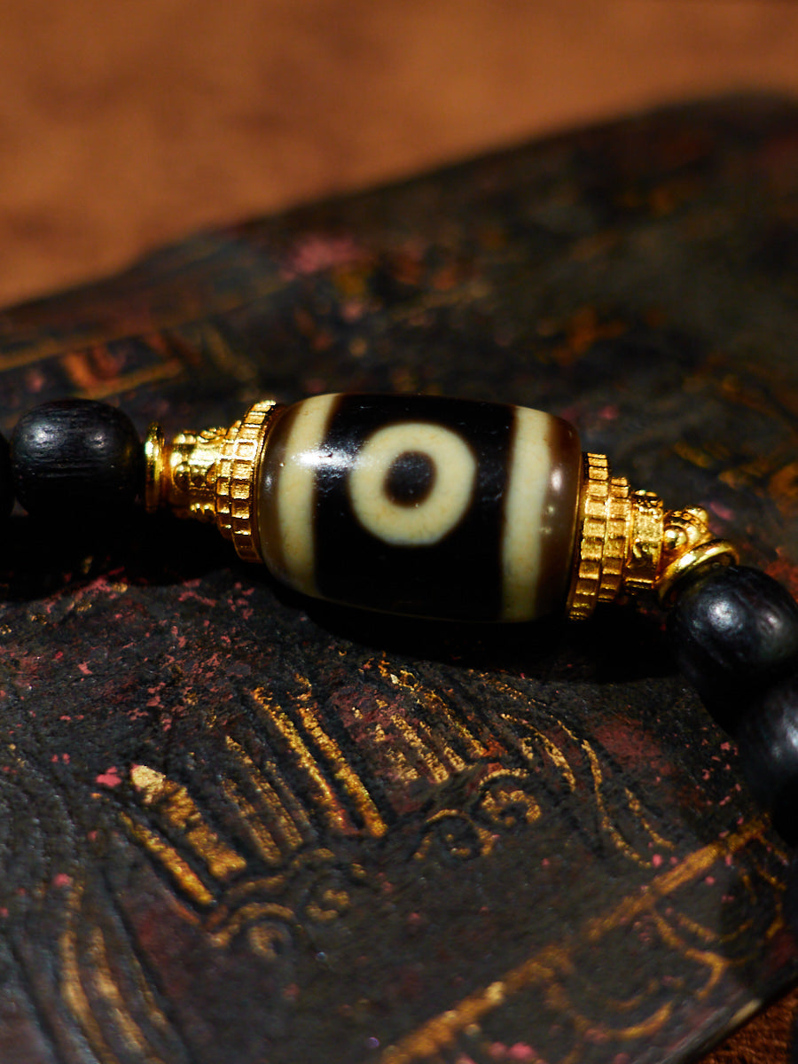 Serene Dual Vision Two-Eyed Dzi & Agarwood 18K Gold Necklace