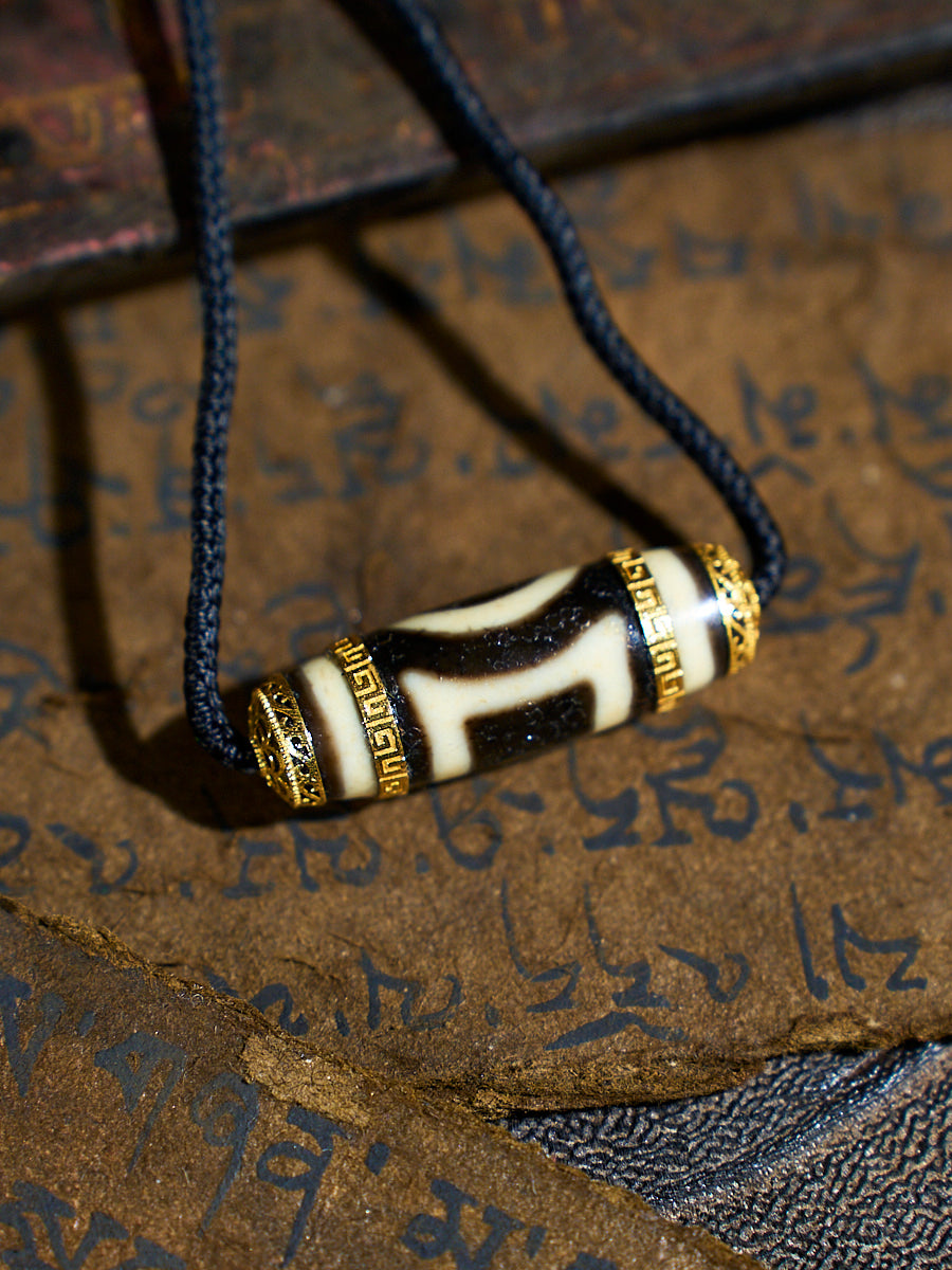 Heavenly Harmony Shangkan Heaven-Earth Agate 18K Gold Dzi Necklace