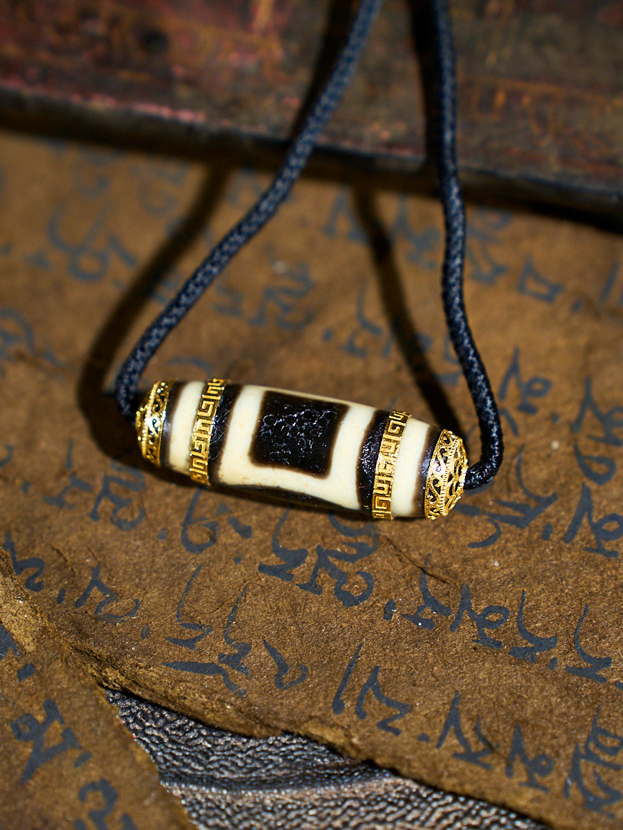 Heavenly Harmony Shangkan Heaven-Earth Agate 18K Gold Dzi Necklace