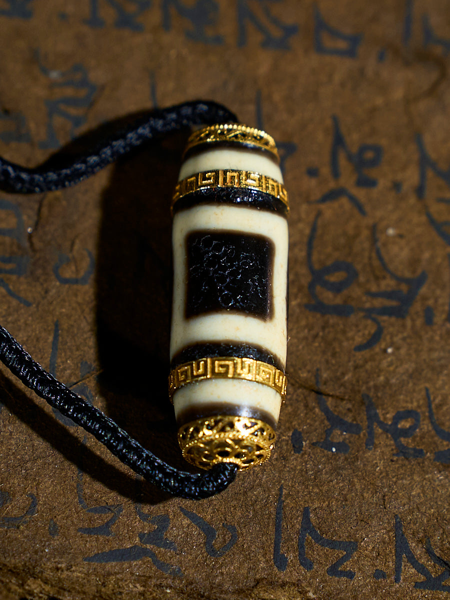 Heavenly Harmony Shangkan Heaven-Earth Agate 18K Gold Dzi Necklace