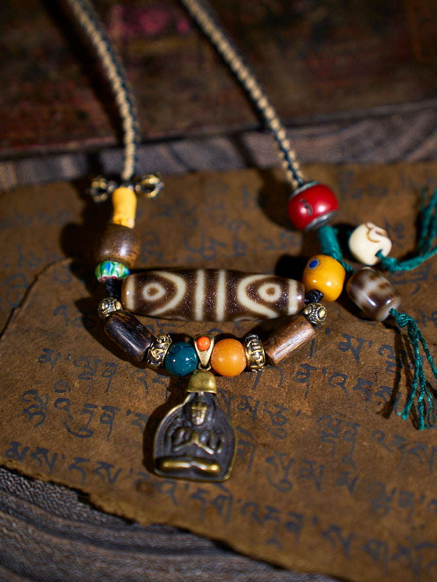 Flowing Fortune Water-Pattern Eight-Eyed Agate Dzi Necklace