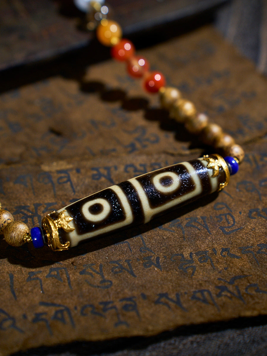Blessed Wisdom Four-Eyed Agate & Agarwood 18K Gold Necklace