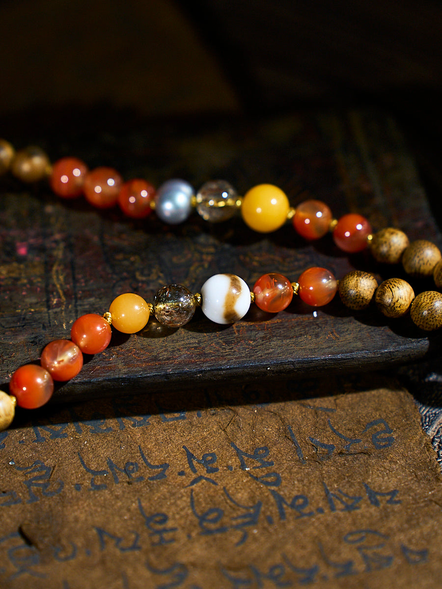 Blessed Wisdom Four-Eyed Agate & Agarwood 18K Gold Necklace