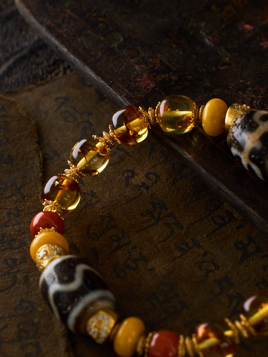 Flowing Fortune · Water-Pattern Dzi & Amber Bracelet
