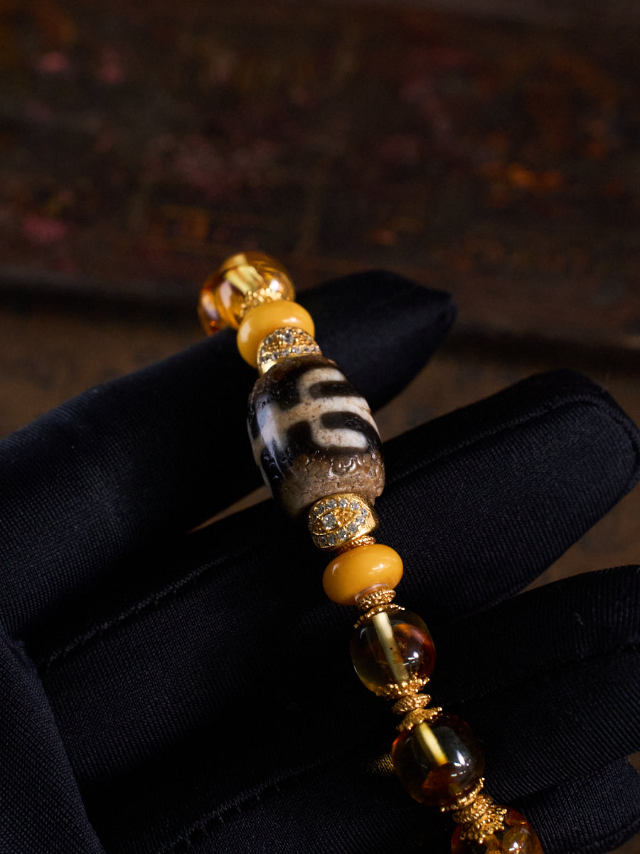 Flowing Fortune · Water-Pattern Dzi & Amber Bracelet
