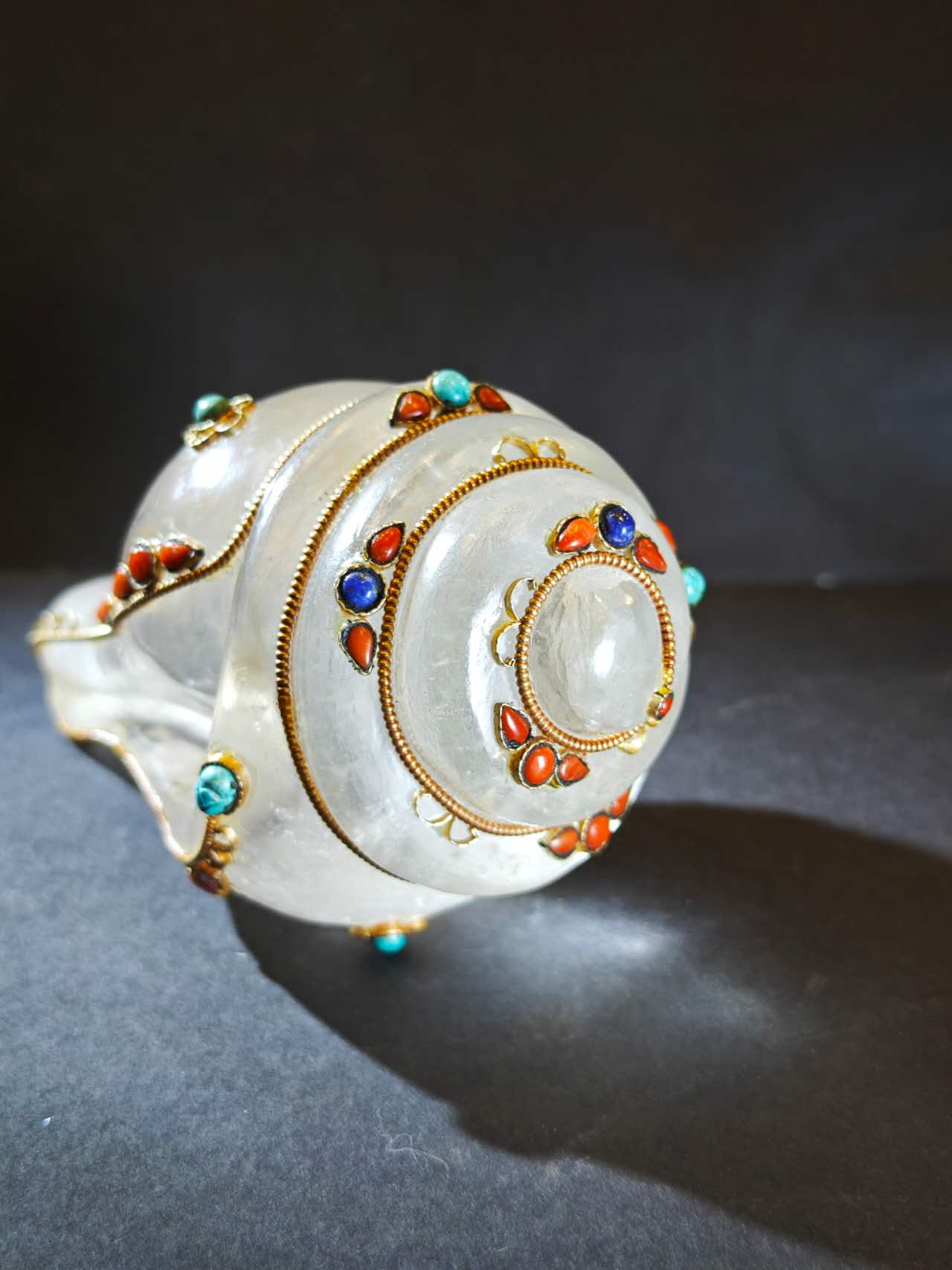Healing Conch · Clear Quartz Ritual Ornament