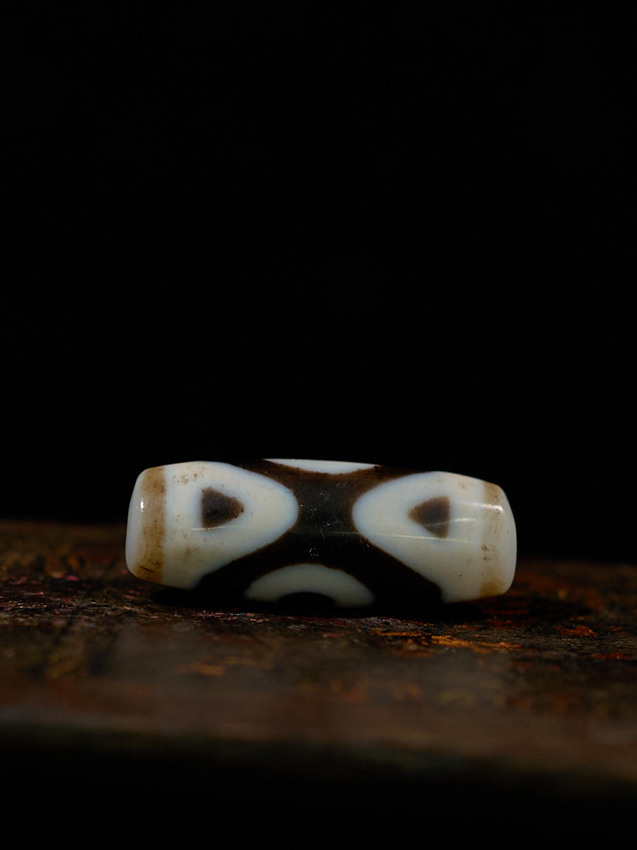 Luminous Focus Single-Eyed Dzi Necklace