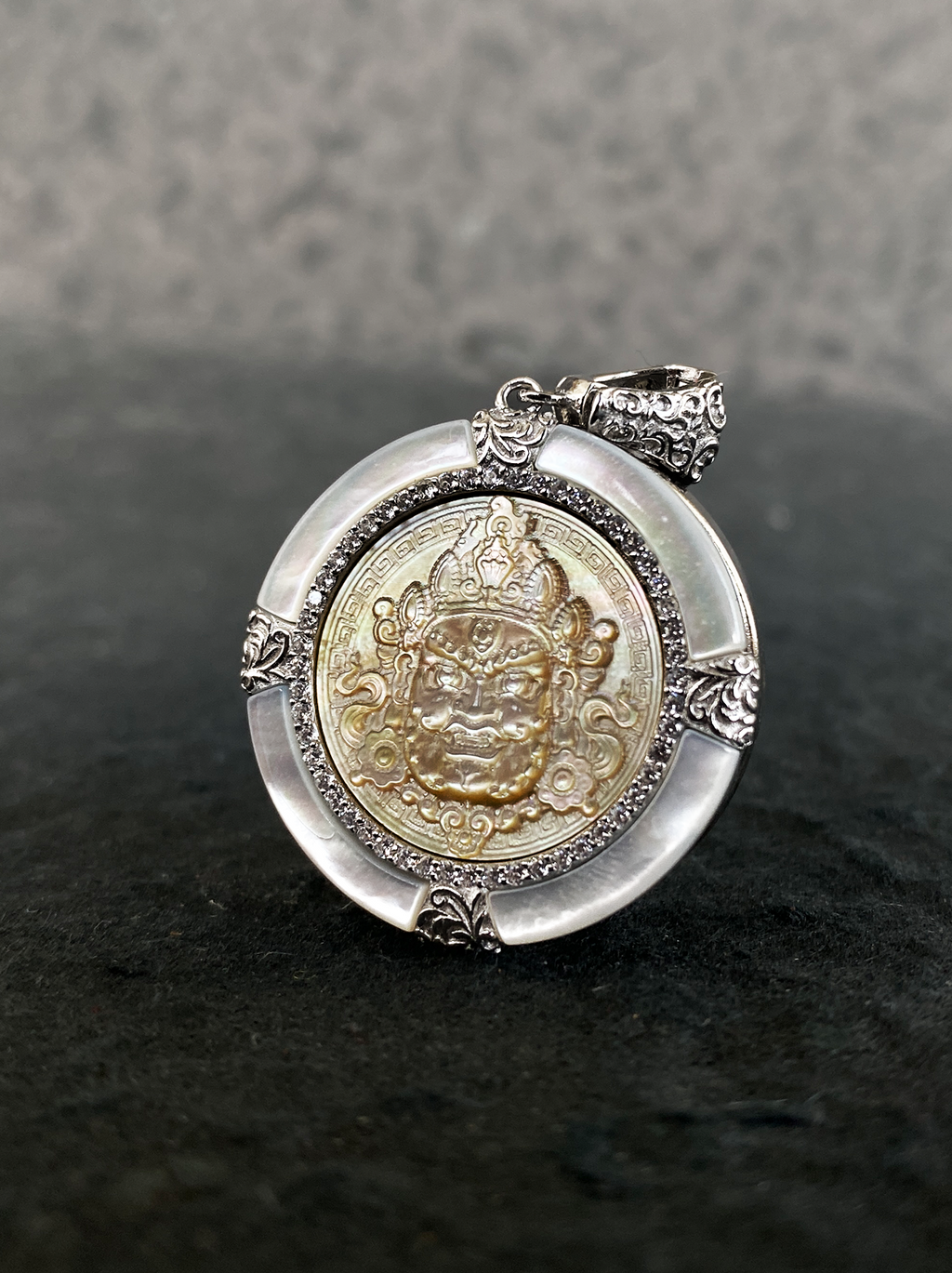 Shell Yellow Jambhala of Wealth Necklace