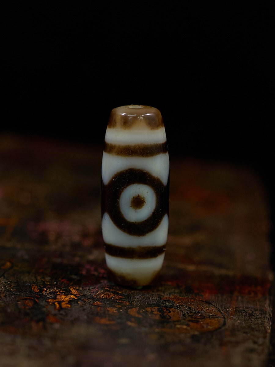 Luminous Focus Single-Eyed Dzi Necklace