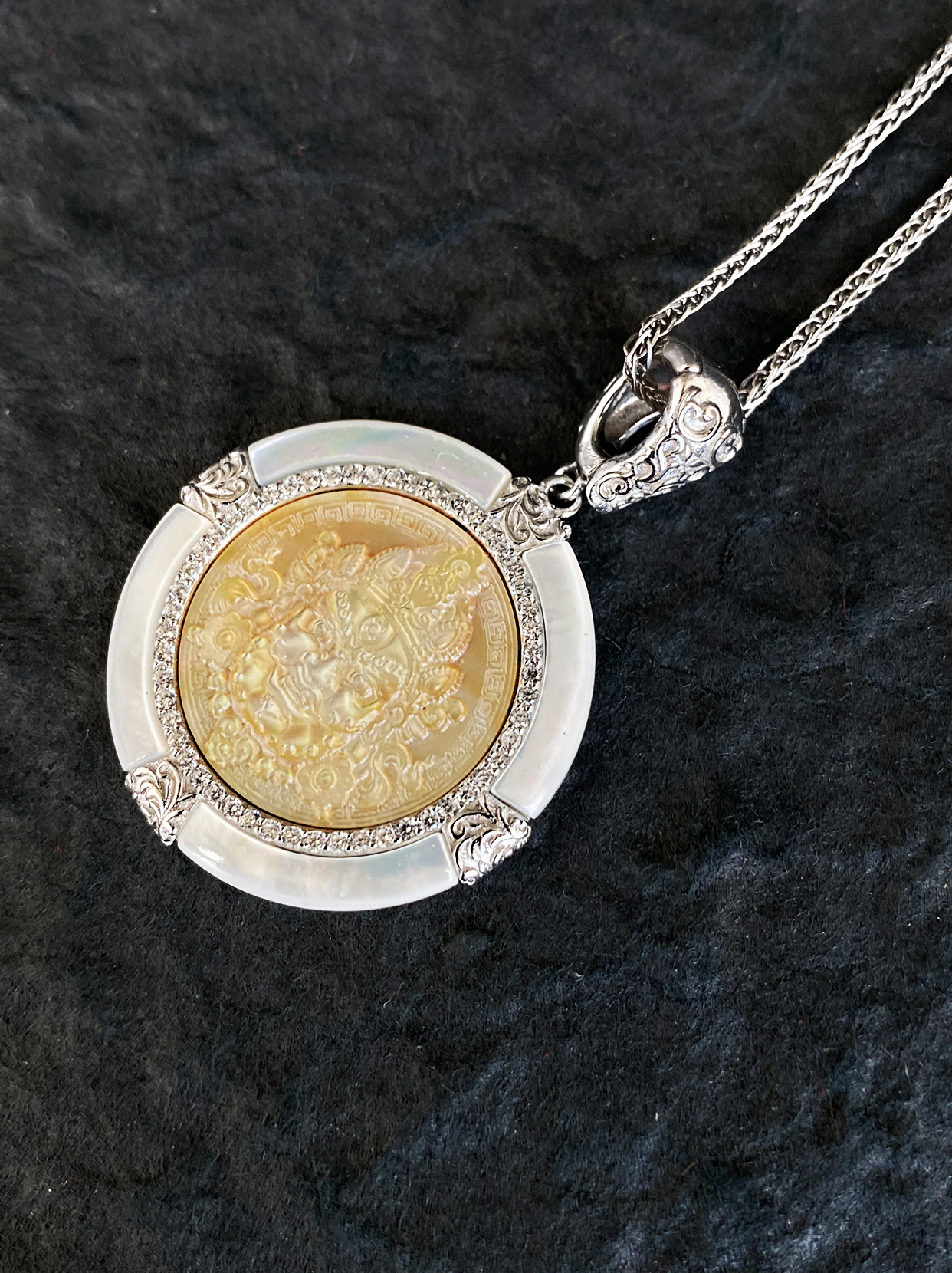 Shell Yellow Jambhala of Wealth Necklace