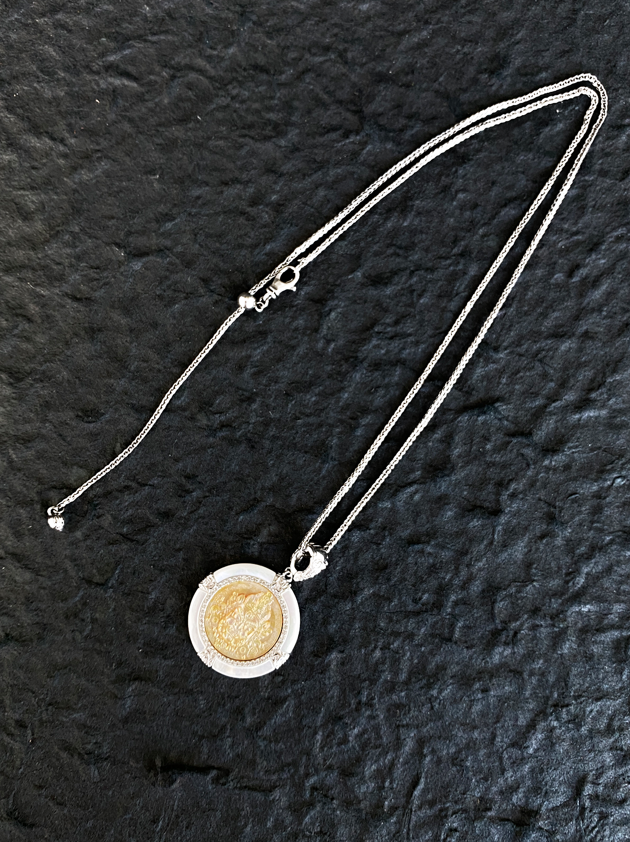 Shell Yellow Jambhala of Wealth Necklace