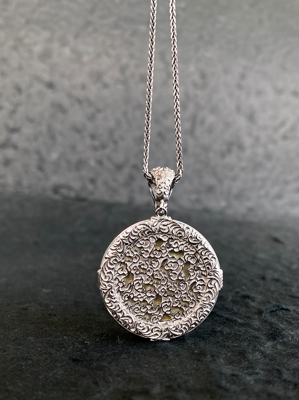Shell Yellow Jambhala of Wealth Necklace