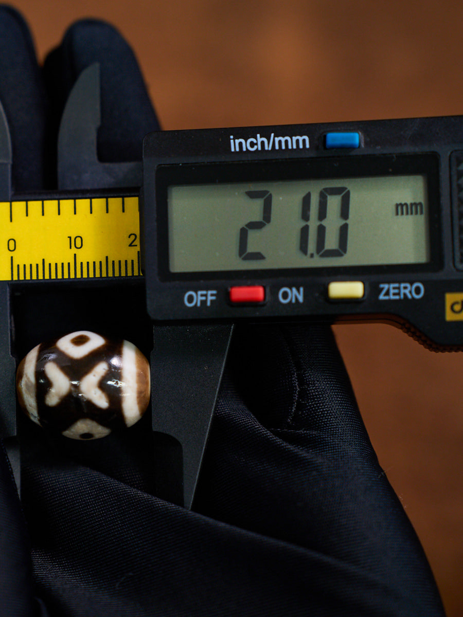 Serene Lotus Guardian Shale Darlo Agate Dzi Bead