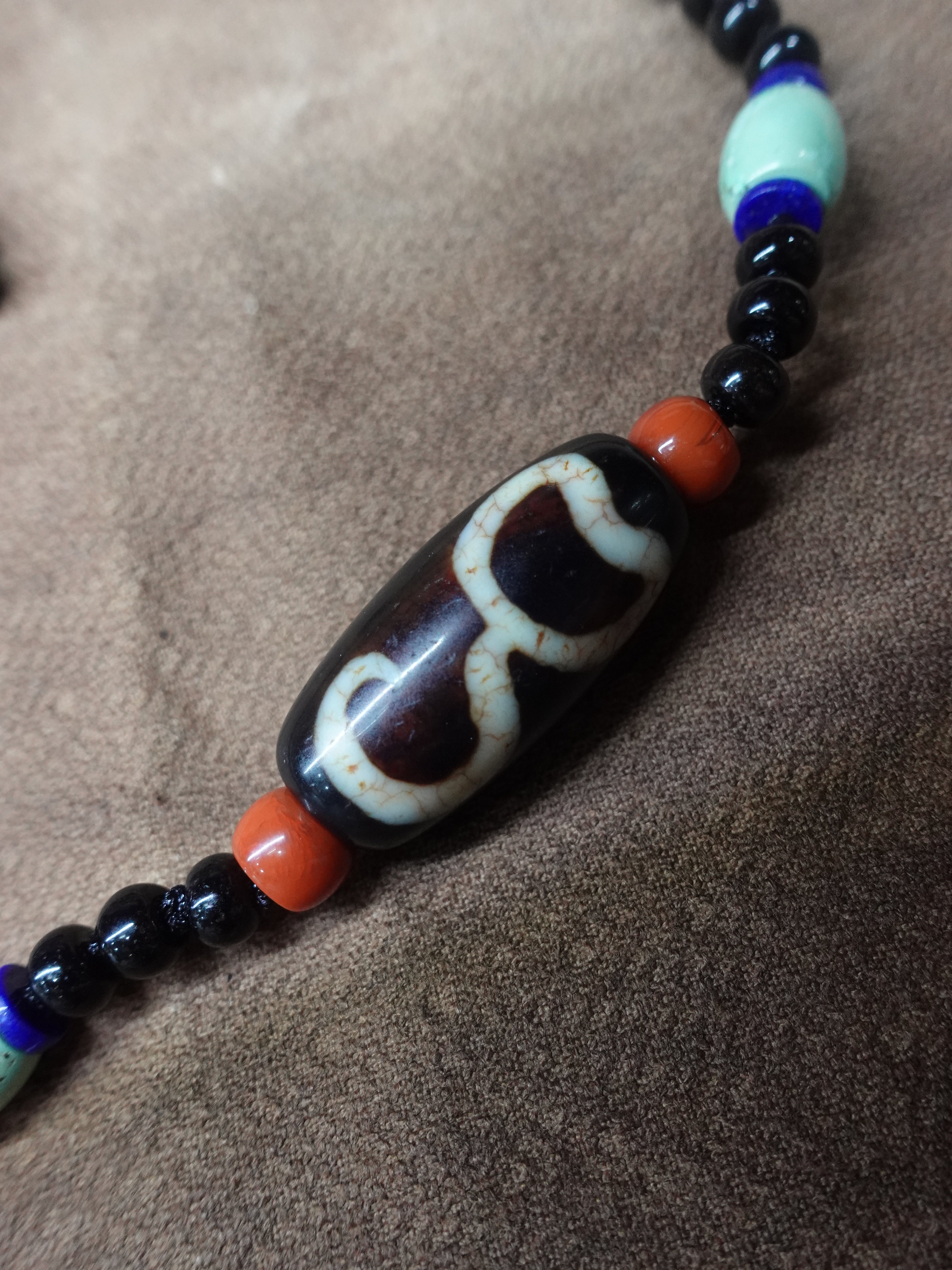 Himalayan Goddess Lotus Double-sided Dzi Bead Necklace