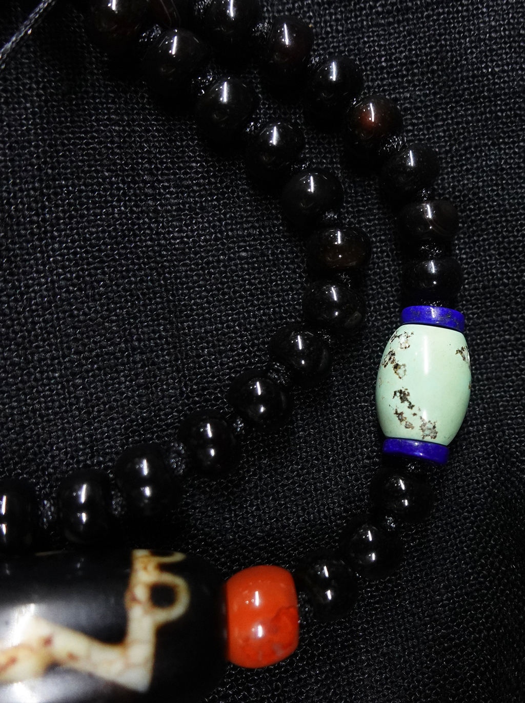 Himalayan Goddess Lotus Double-sided Dzi Bead Necklace
