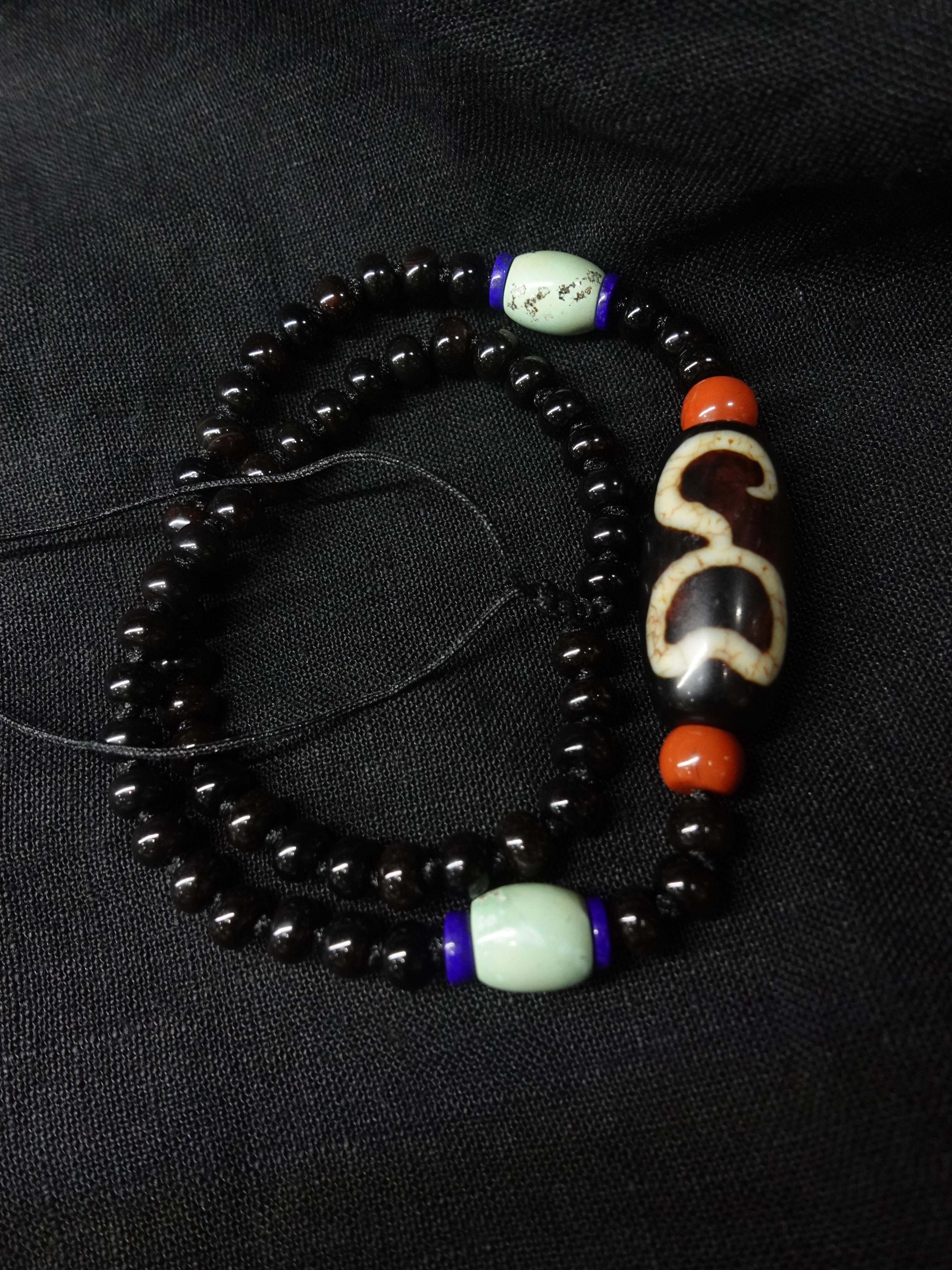 Himalayan Goddess Lotus Double-sided Dzi Bead Necklace