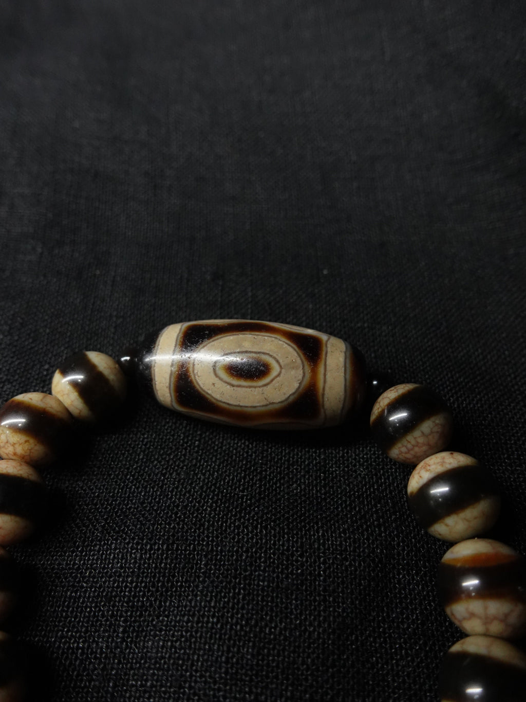 Six-word maxim one eye Dzi bead bracelet