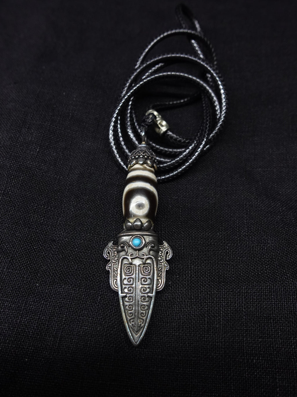 Two-eyed Dzi vajra necklace