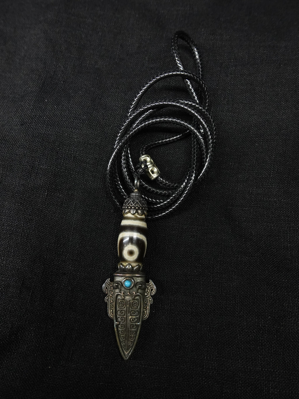 Two-eyed Dzi vajra necklace