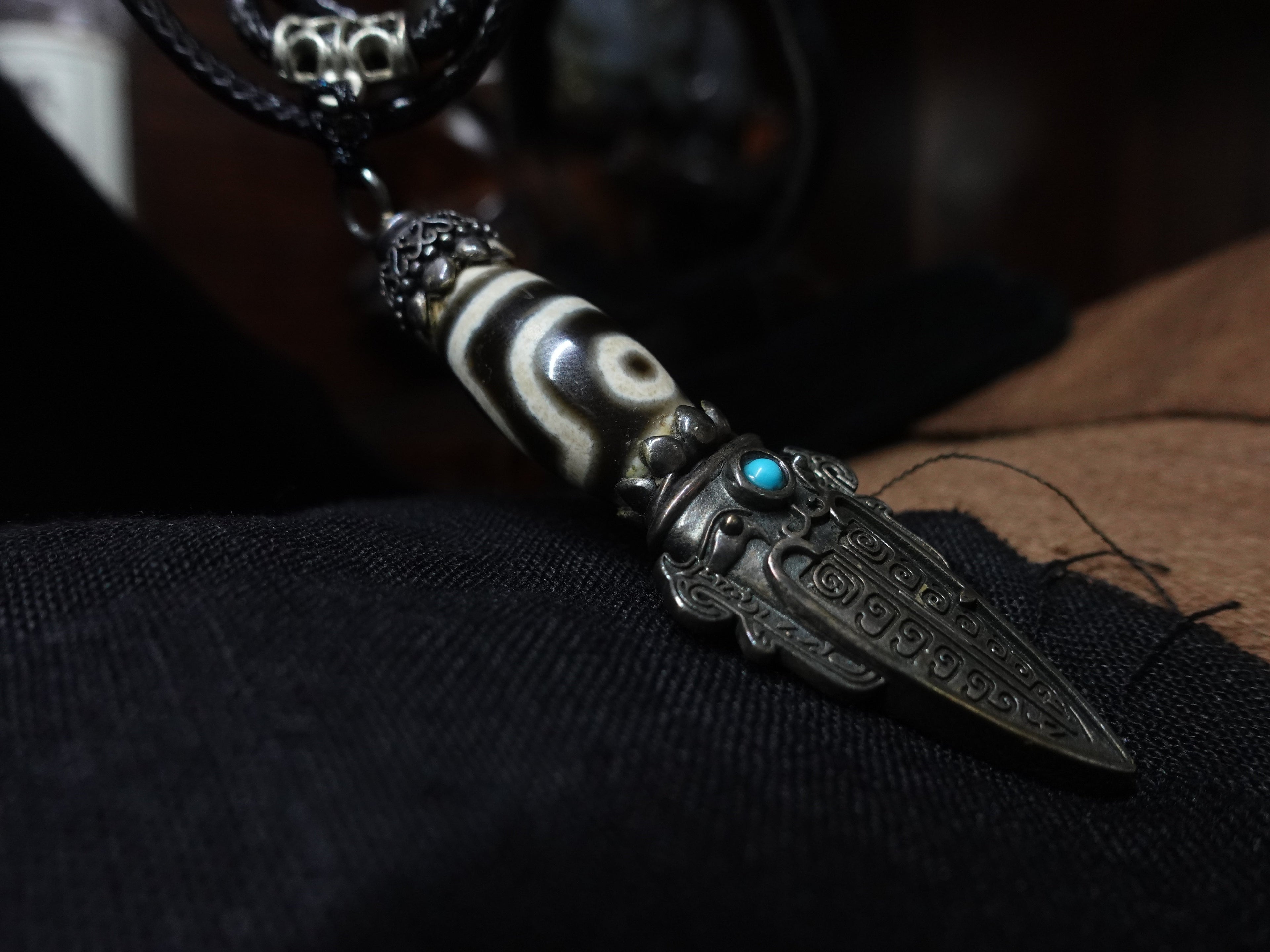 Two-eyed Dzi vajra necklace