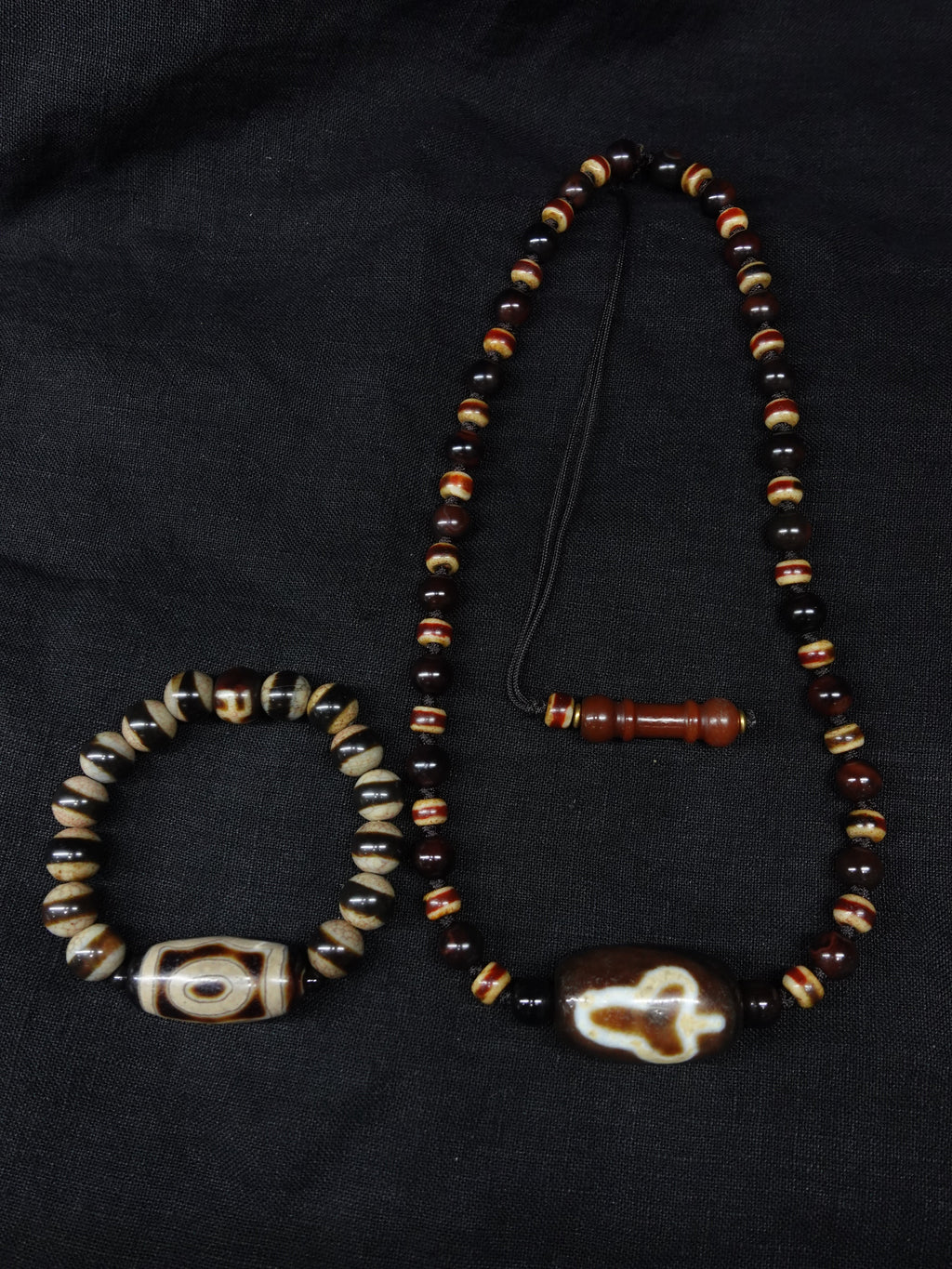 Old Agate Six-Syllable Mantra Bodhi Dzi Bead Necklace