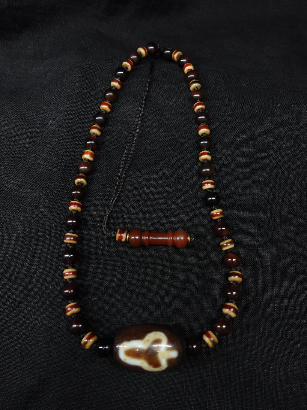 Old Agate Six-Syllable Mantra Bodhi Dzi Bead Necklace