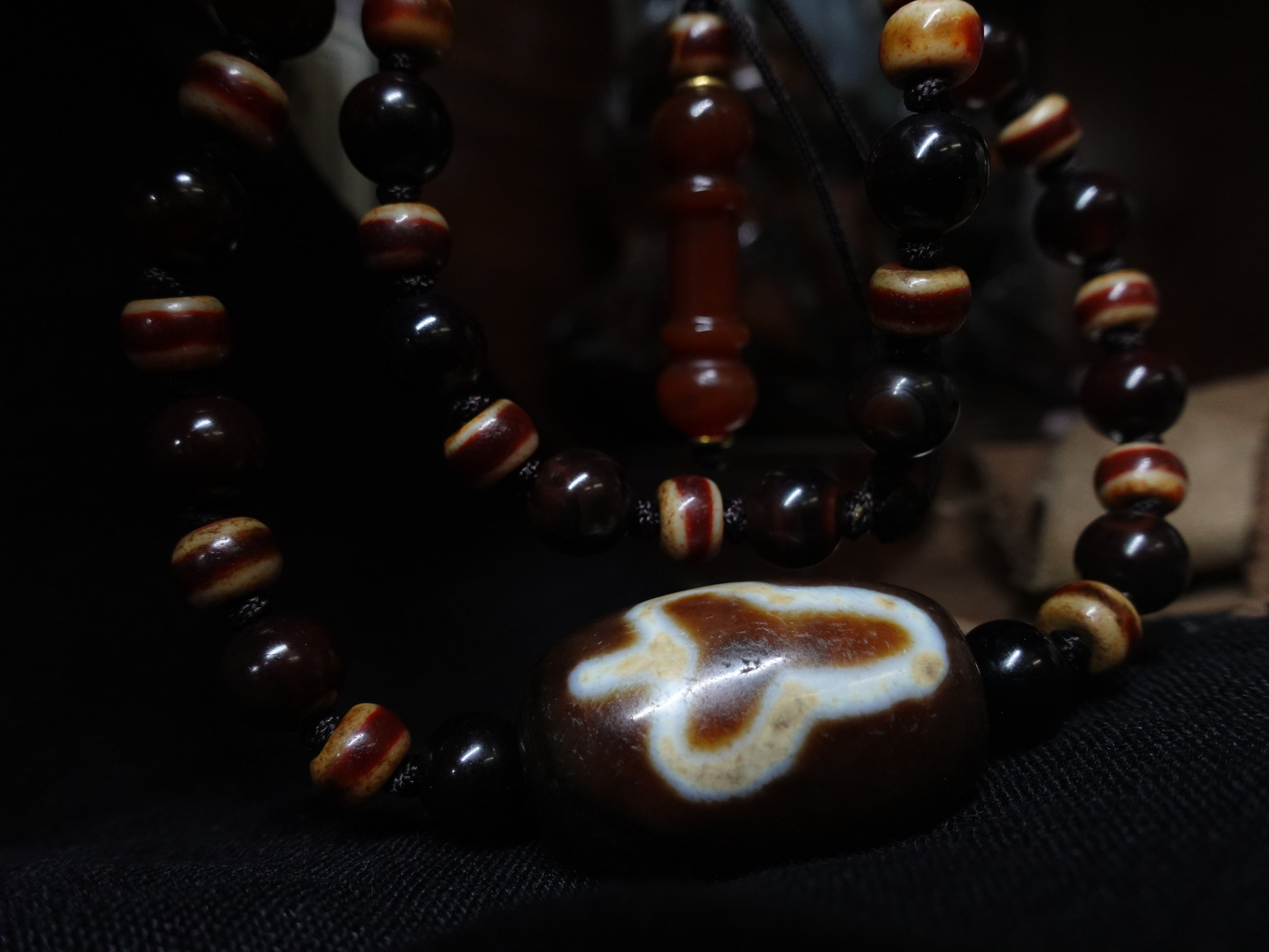 Old Agate Six-Syllable Mantra Bodhi Dzi Bead Necklace