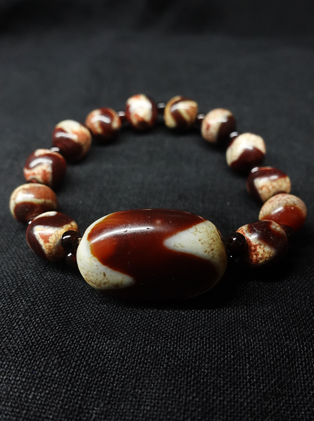 Tiger Tooth Bead Flat Bead Bracelet