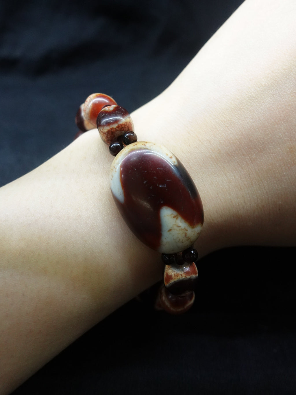 Tiger Tooth Bead Flat Bead Bracelet