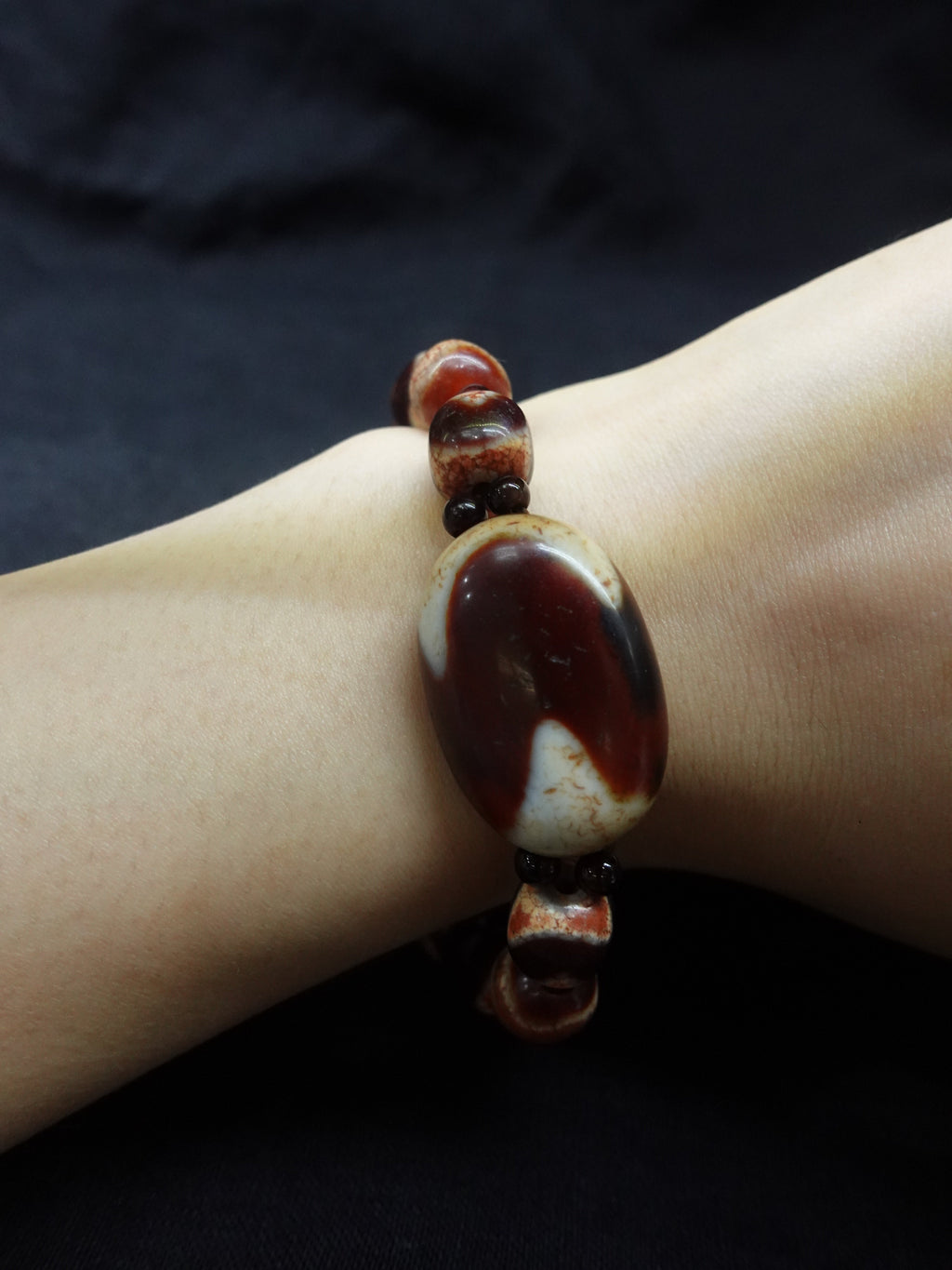 Tiger Tooth Bead Flat Bead Bracelet