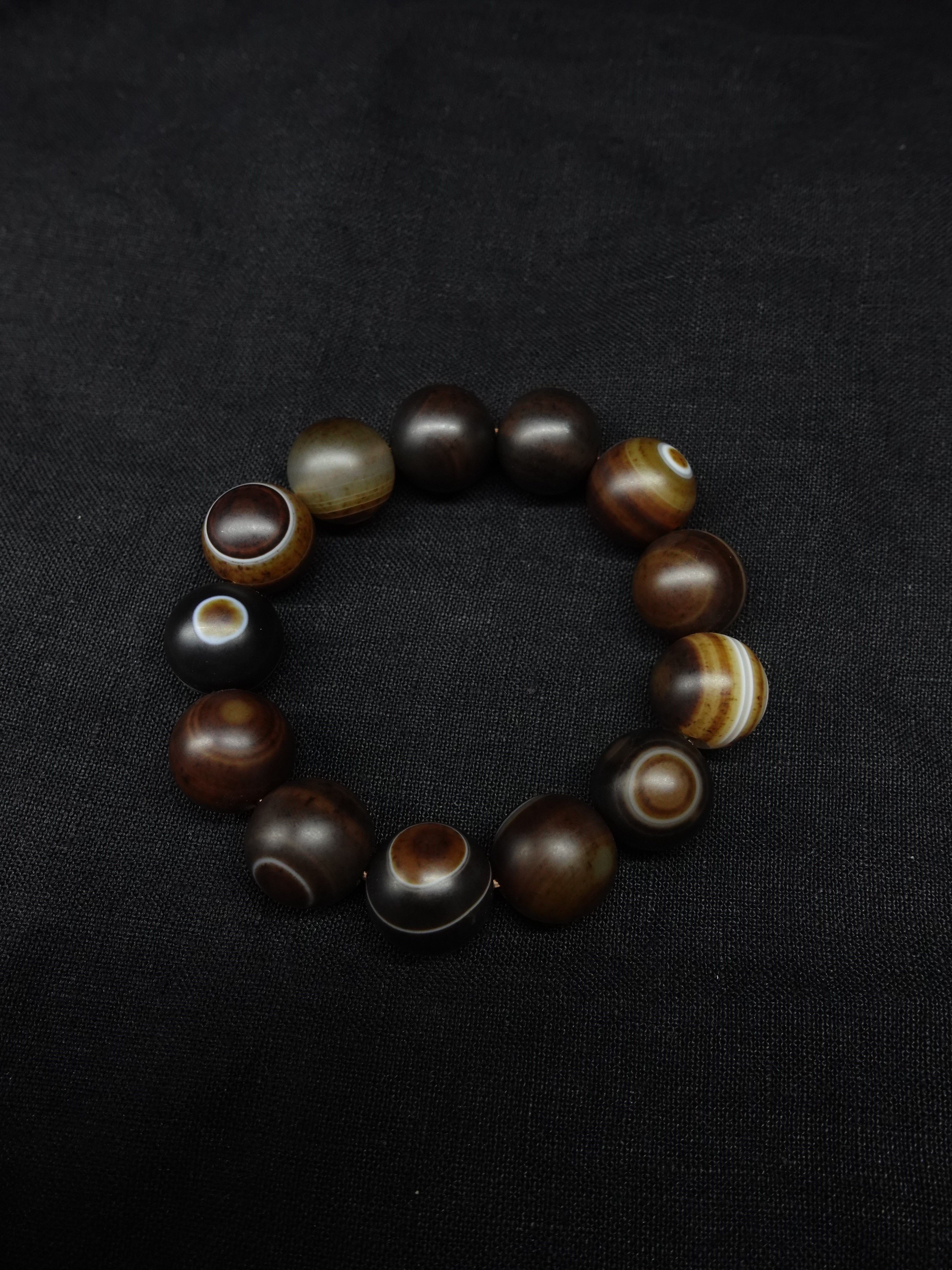 Sacred Eye Dzi bead bracelet
