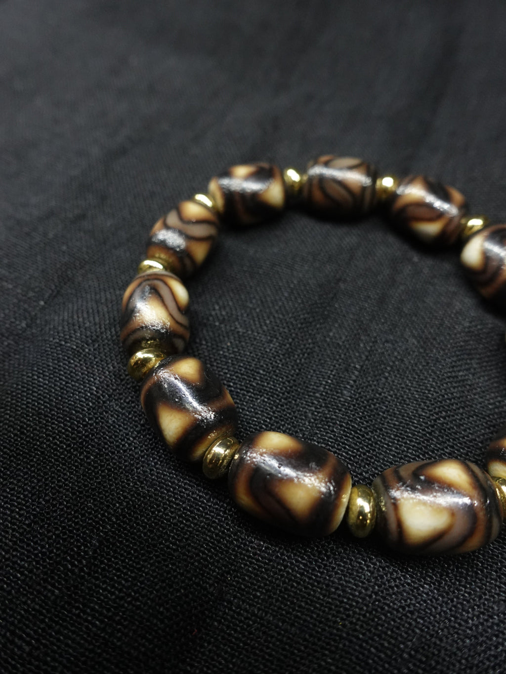 Tiger's Eye Dzi Bead Bracelet for health