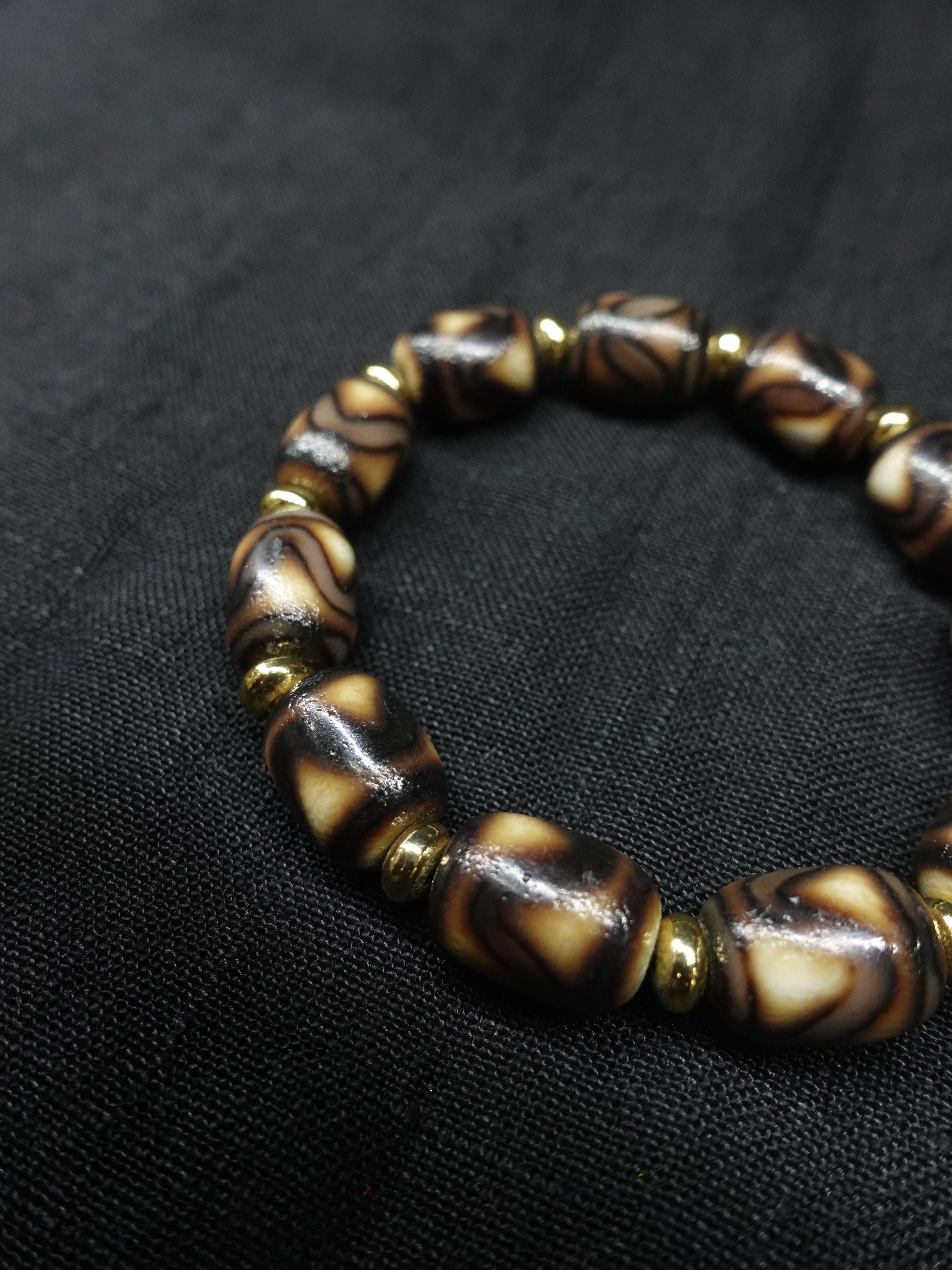 Tiger's Eye Dzi Bead Bracelet for health