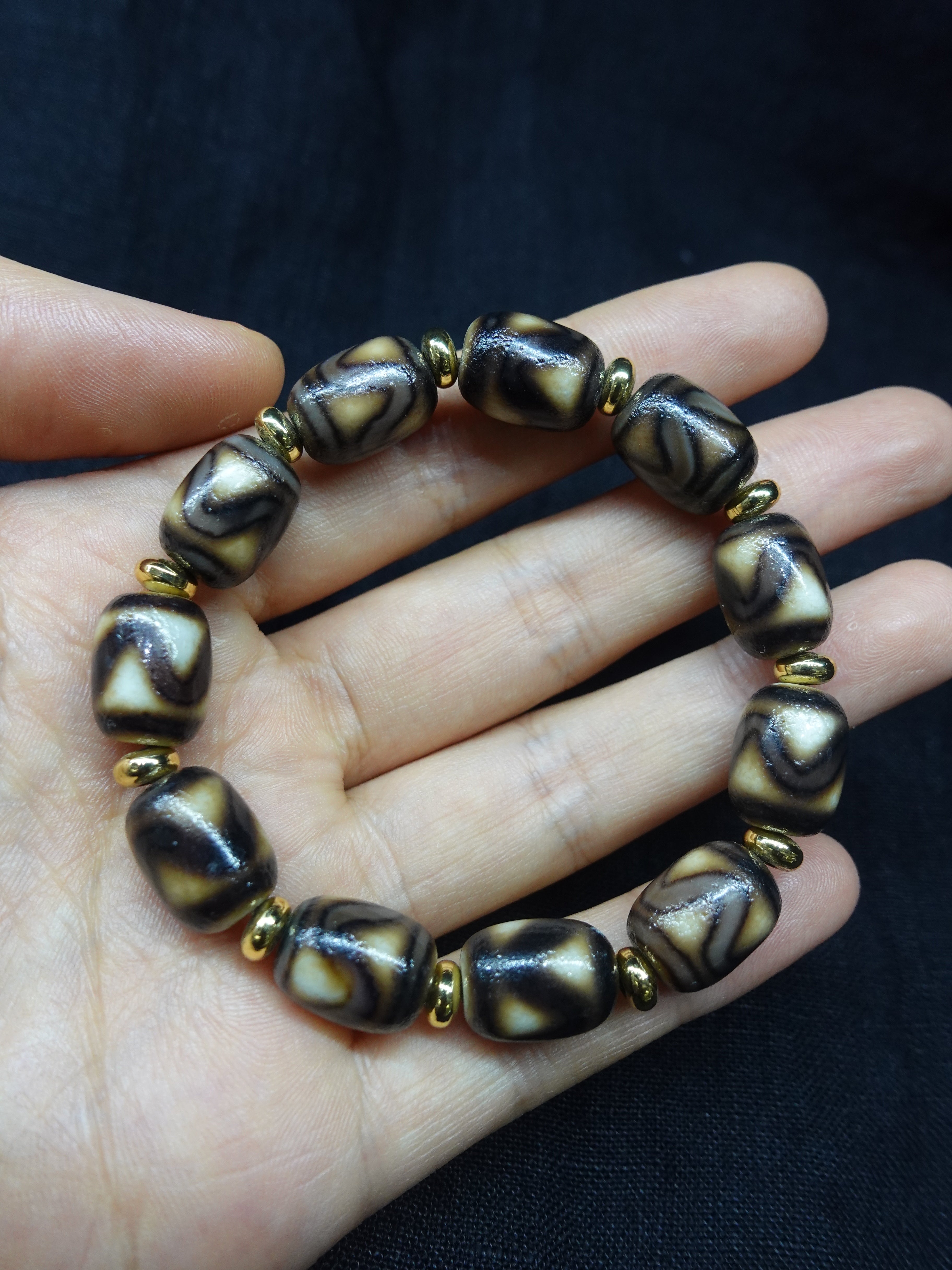 Tiger's Eye Dzi Bead Bracelet for health