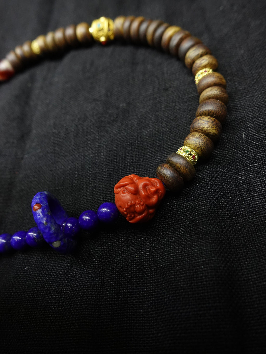 Lapis lazuli, agarwood, red coral, double-circle bracelet