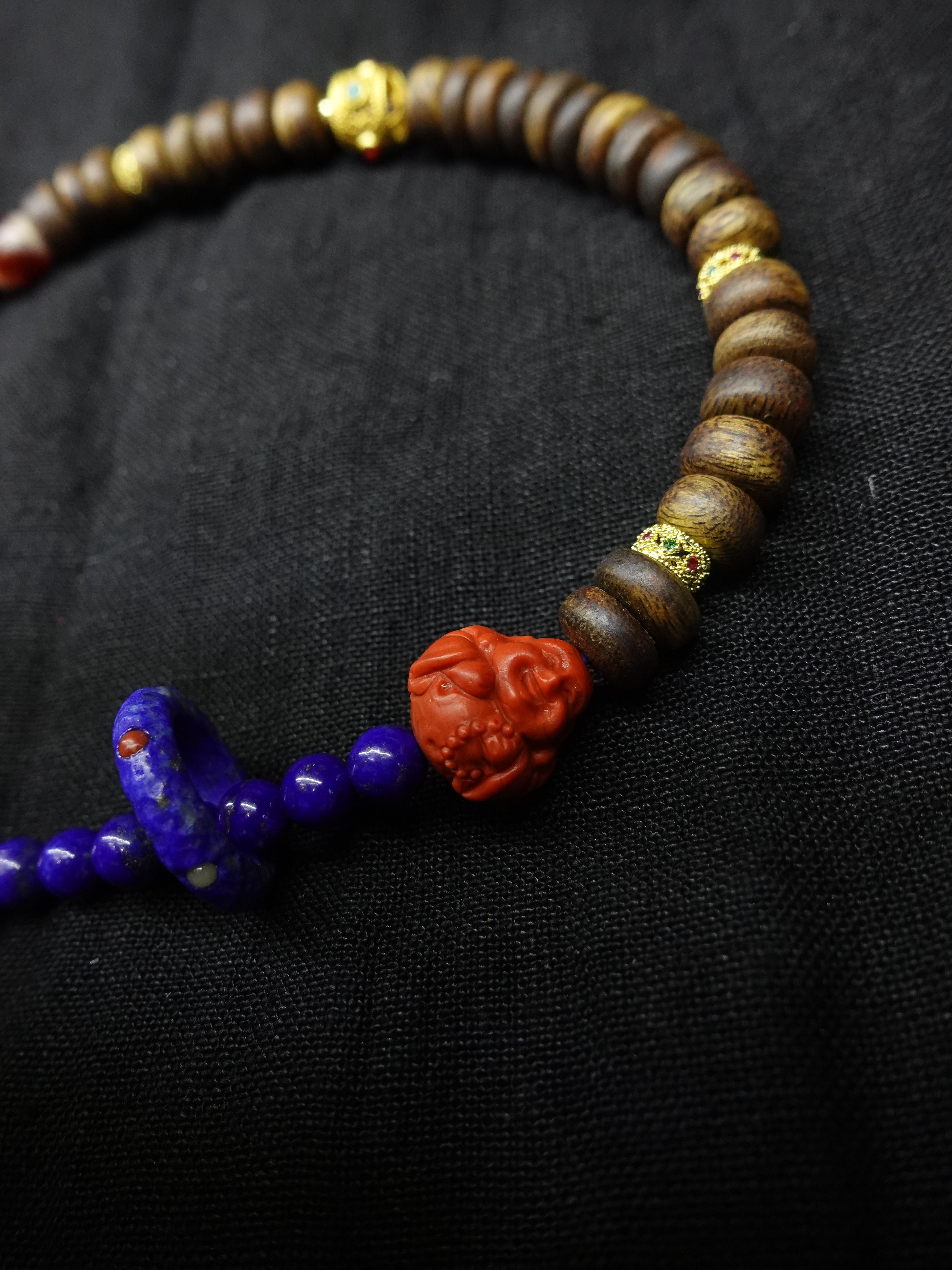 Lapis lazuli, agarwood, red coral, double-circle bracelet