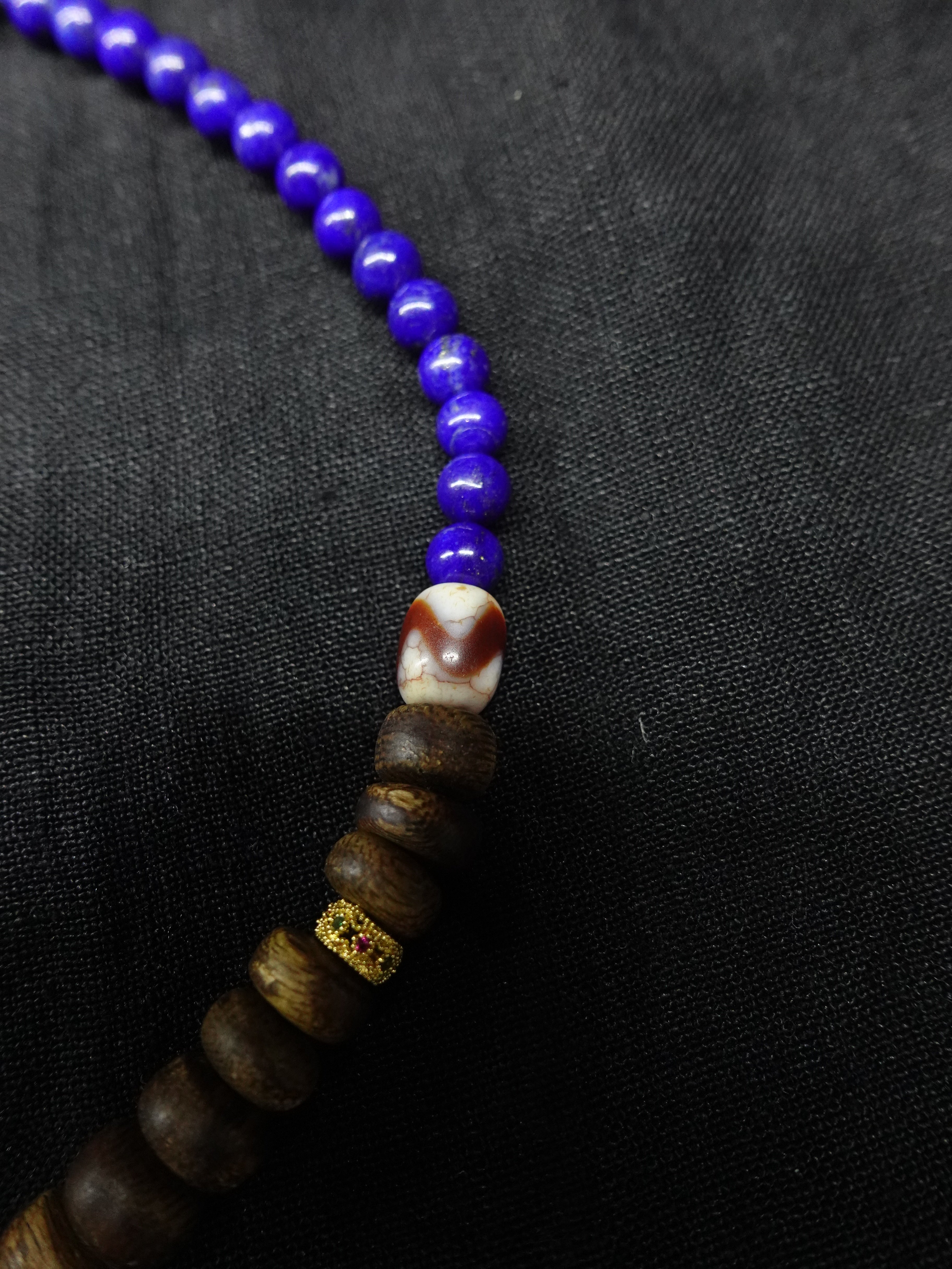Lapis lazuli, agarwood, red coral, double-circle bracelet