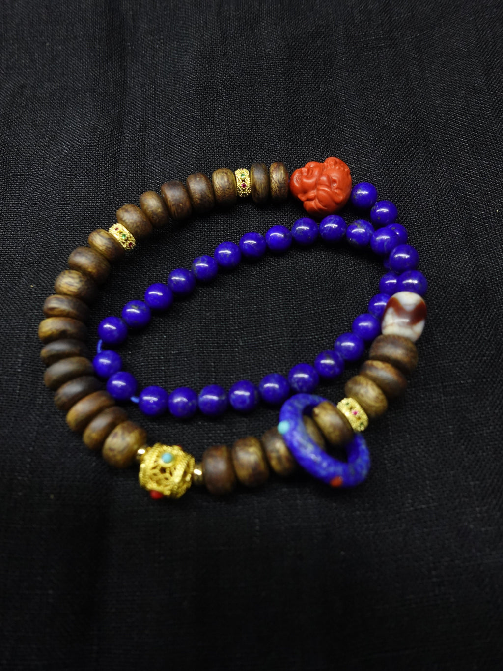 Lapis lazuli, agarwood, red coral, double-circle bracelet