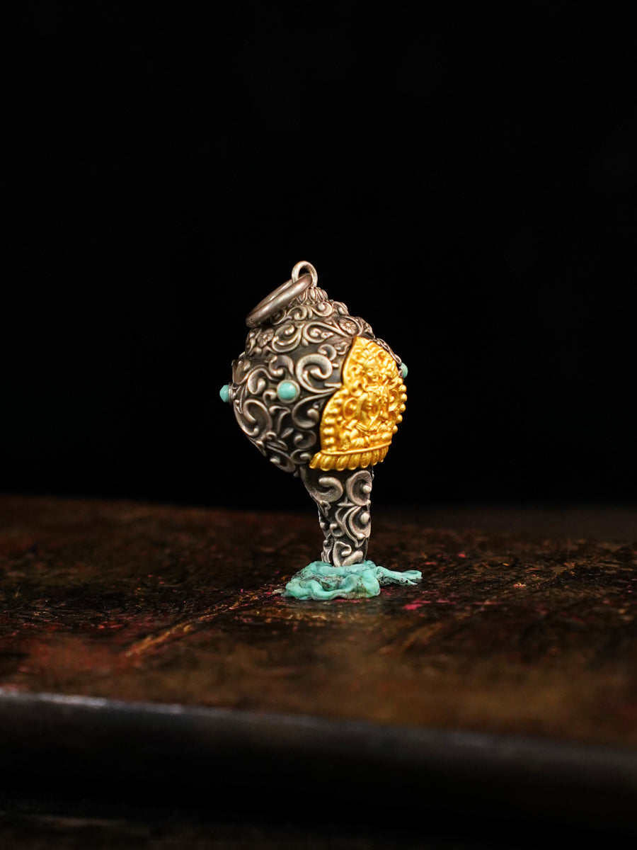 Echo of Enlightenment Conch Silver Necklace