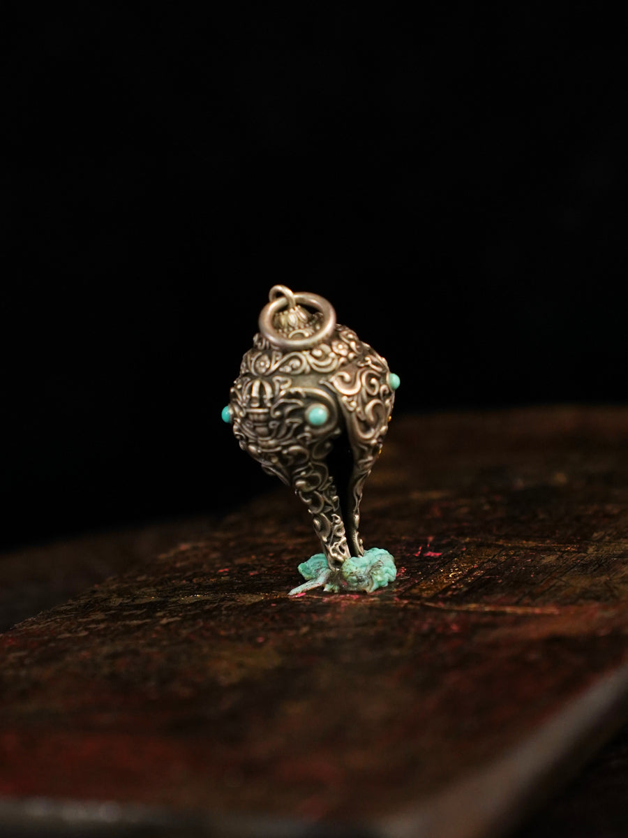 Echo of Enlightenment Conch Silver Necklace