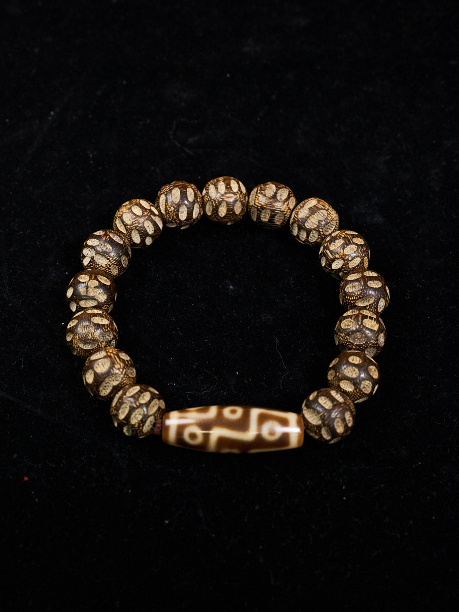 Rare Vintage Nine-Eye Dzi Totem Agarwood Healing Tibetan Bracelet