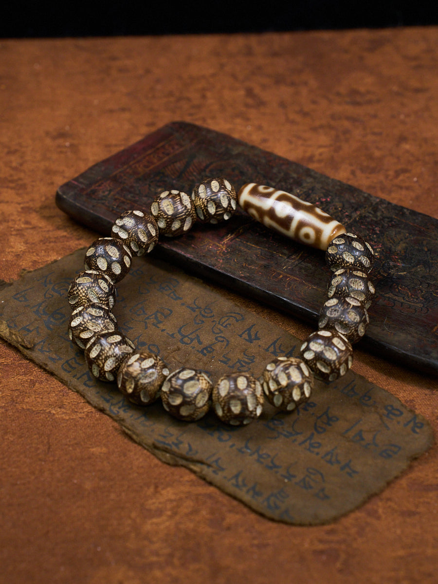 Rare Vintage Nine-Eye Dzi Totem Agarwood Healing Tibetan Bracelet