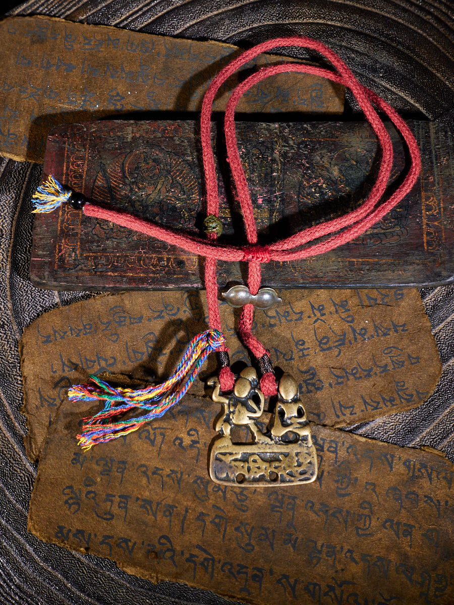 Ancient Thokcha Vajrapāṇi & Shakyamuni Six-Mantra Necklace