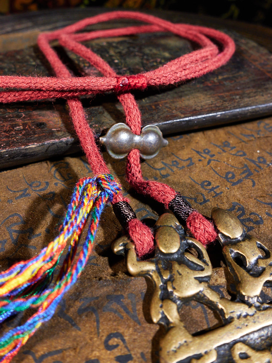 Ancient Thokcha Vajrapāṇi & Shakyamuni Six-Mantra Necklace
