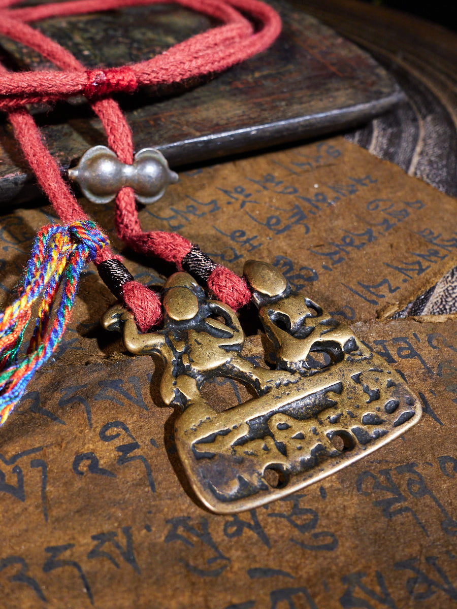 Ancient Thokcha Vajrapāṇi & Shakyamuni Six-Mantra Necklace