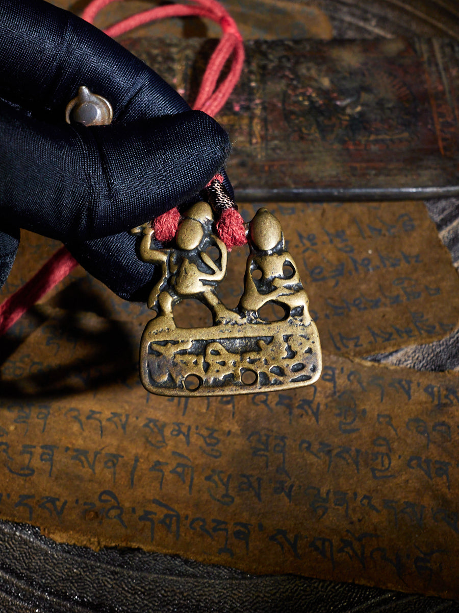 Ancient Thokcha Vajrapāṇi & Shakyamuni Six-Mantra Necklace