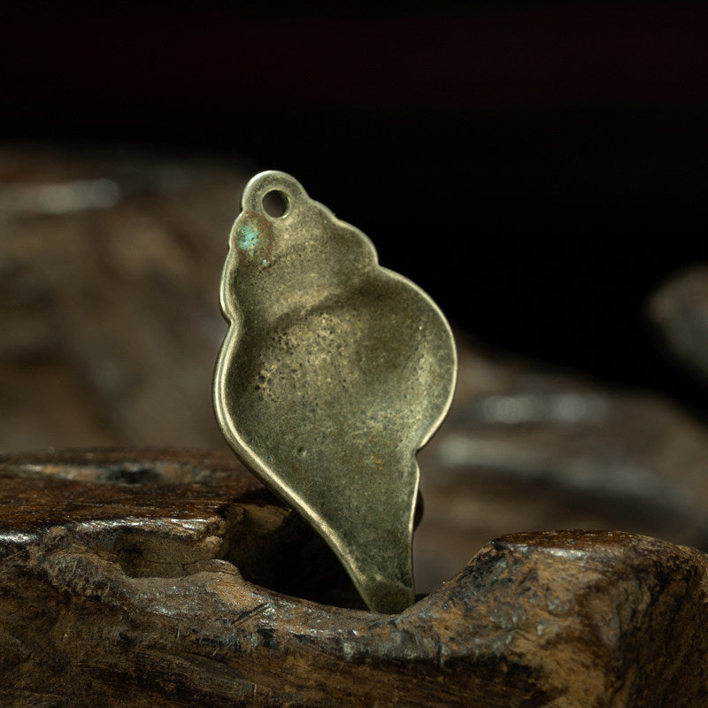 Ming Dynasty Tibetan Sky Iron Carved Conch Shell Thogchag Pendant – Rare Totem, Perfect Condition