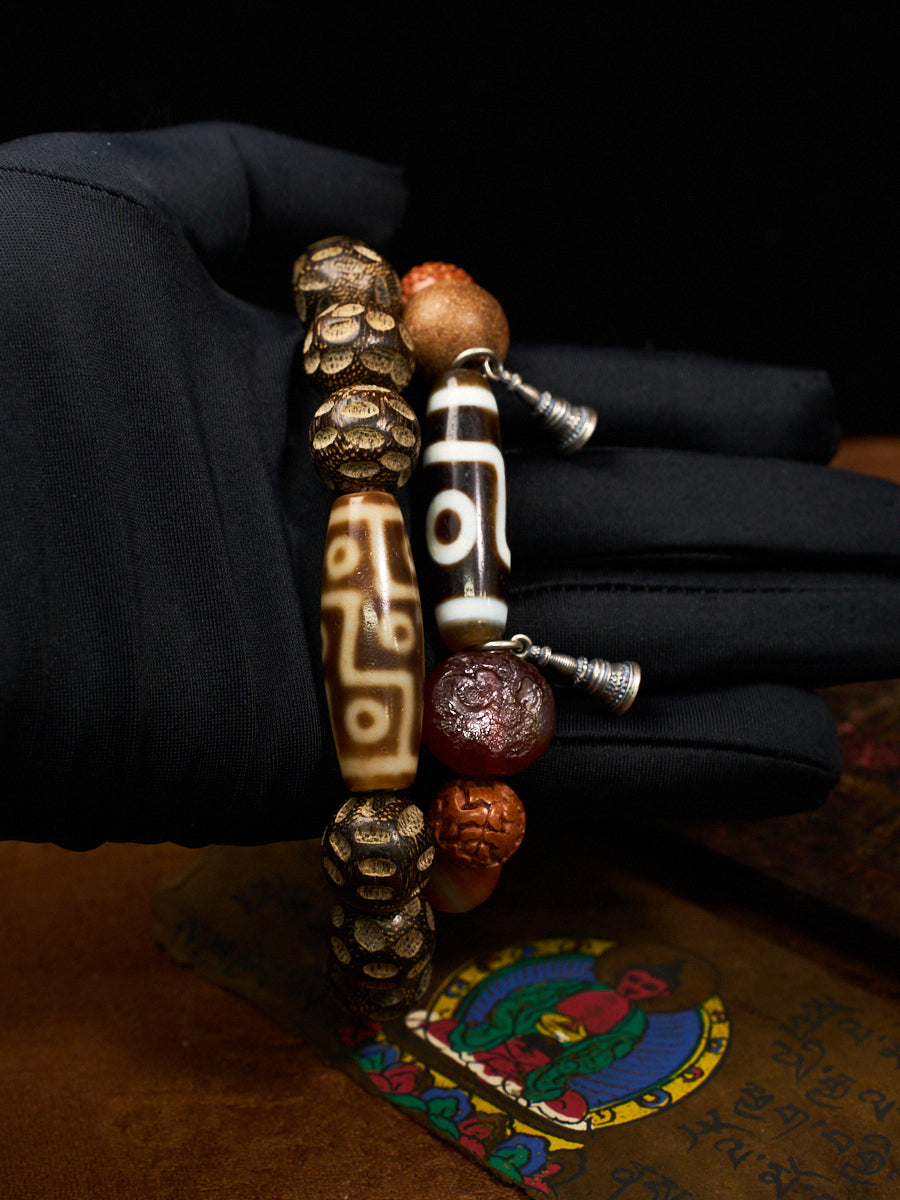 Rare Vintage Nine-Eye Dzi Totem Agarwood Healing Tibetan Bracelet