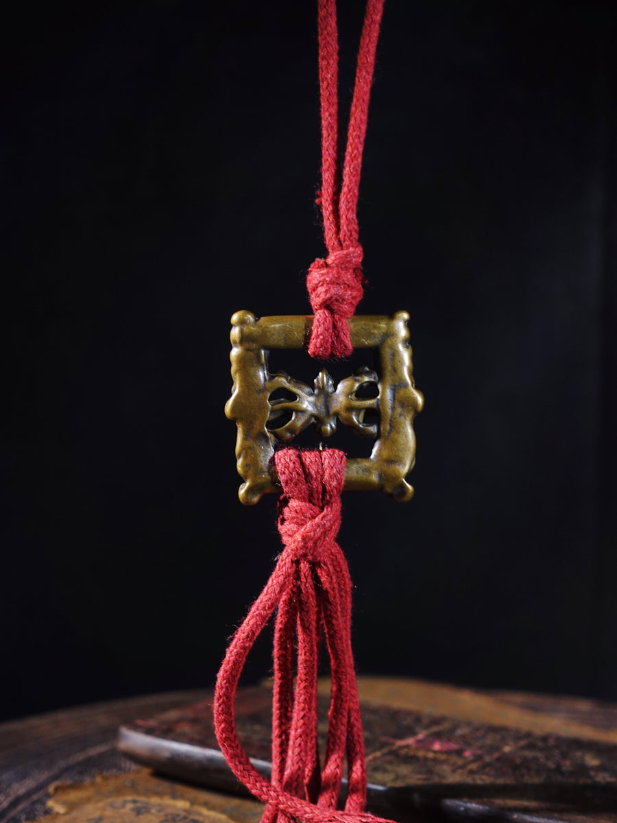 Tibetan Thokcha Vajra Scripture Holder Amulet